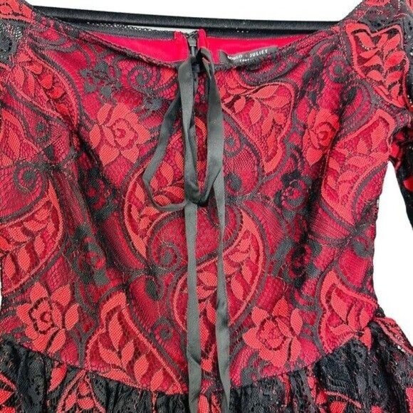 ROMEO And Juliet C Lace Red Off The Shoulder Top Gothic Women’s Size Small - Picture 8 of 15